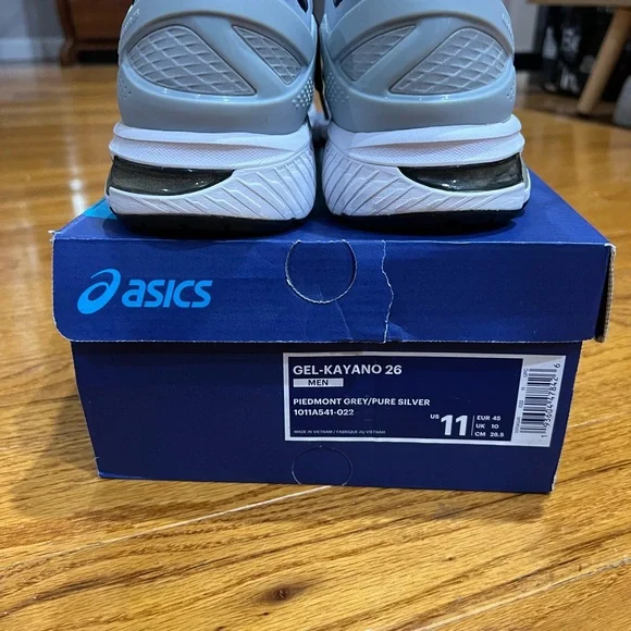 NWT ASICS Gel Kayano 26 Gray and Black Athletic Sneakers - Picture 8 of 8